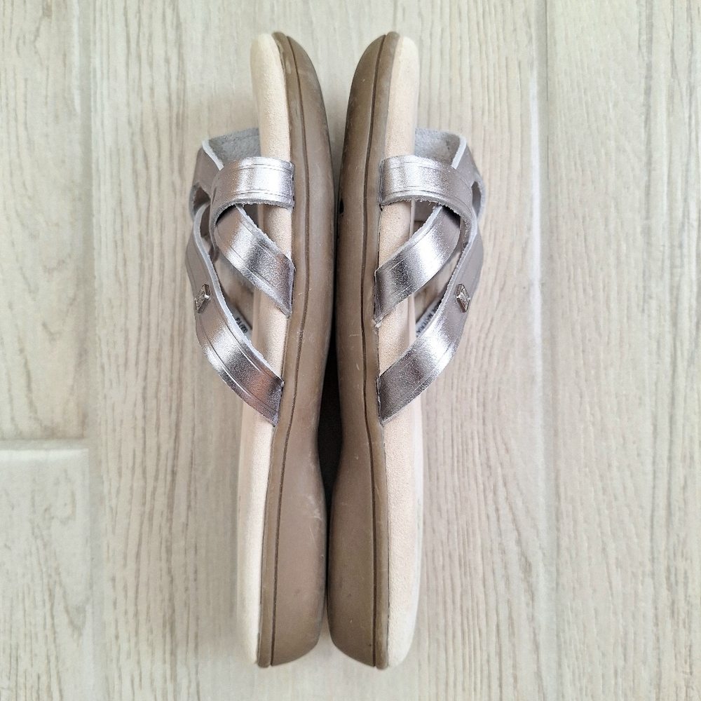 GH Bass Co Sunjuns Sharon Silver Leather Strappy Flat Sandals Thong Size 6.5 - Picture 6 of 8